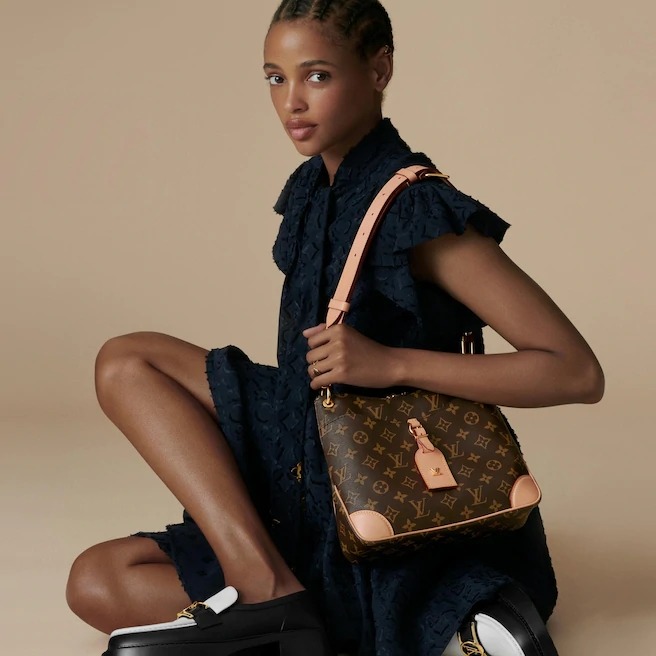 L0vis Vvtt0n Odeon PM Monogram Canvas Brown For Women 10.2in/26cm M45354