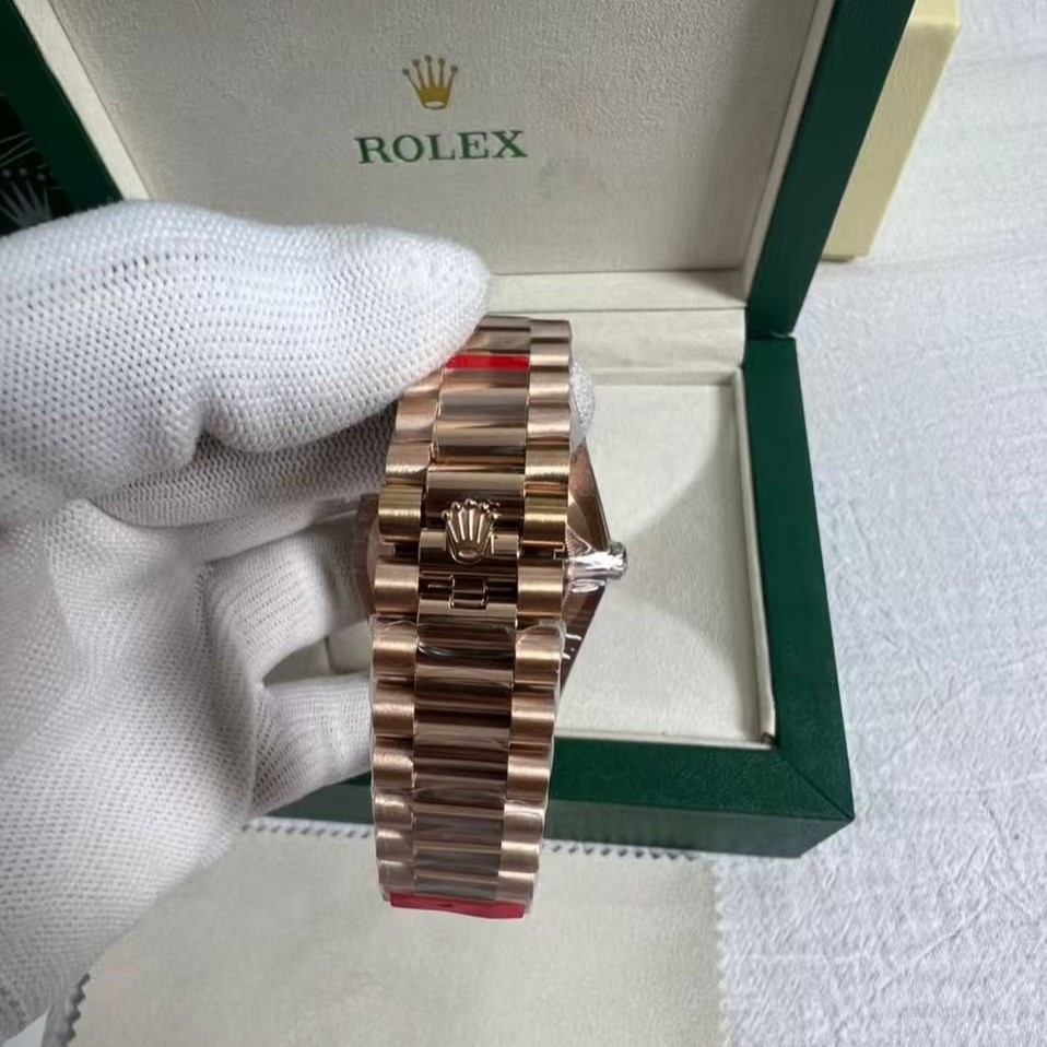 R01ex Set: Day-Date 40 Watch Rose Gold Toned And Silver Toned