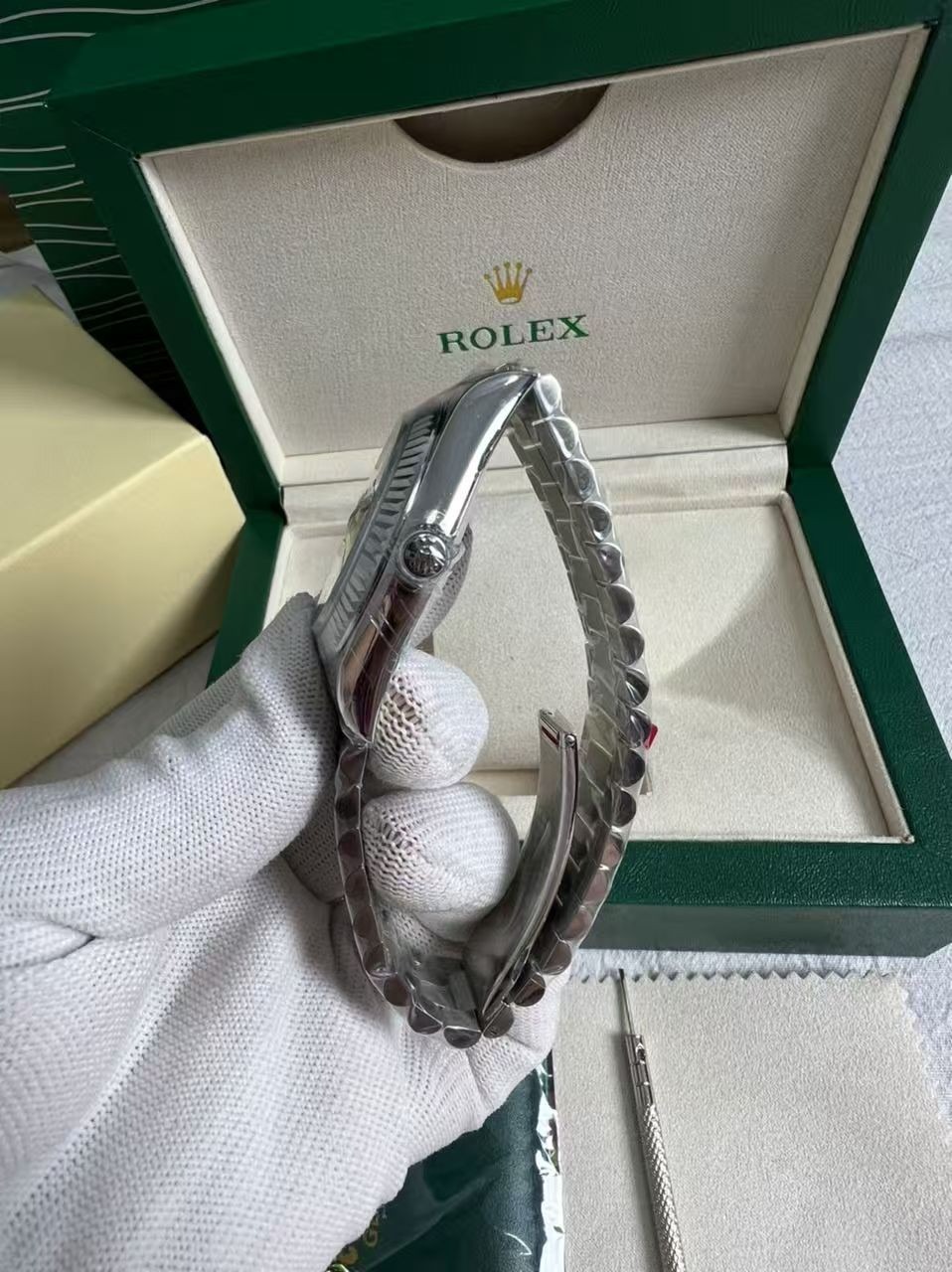 R01ex Set: Day-Date 40 Watch Rose Gold Toned And Silver Toned