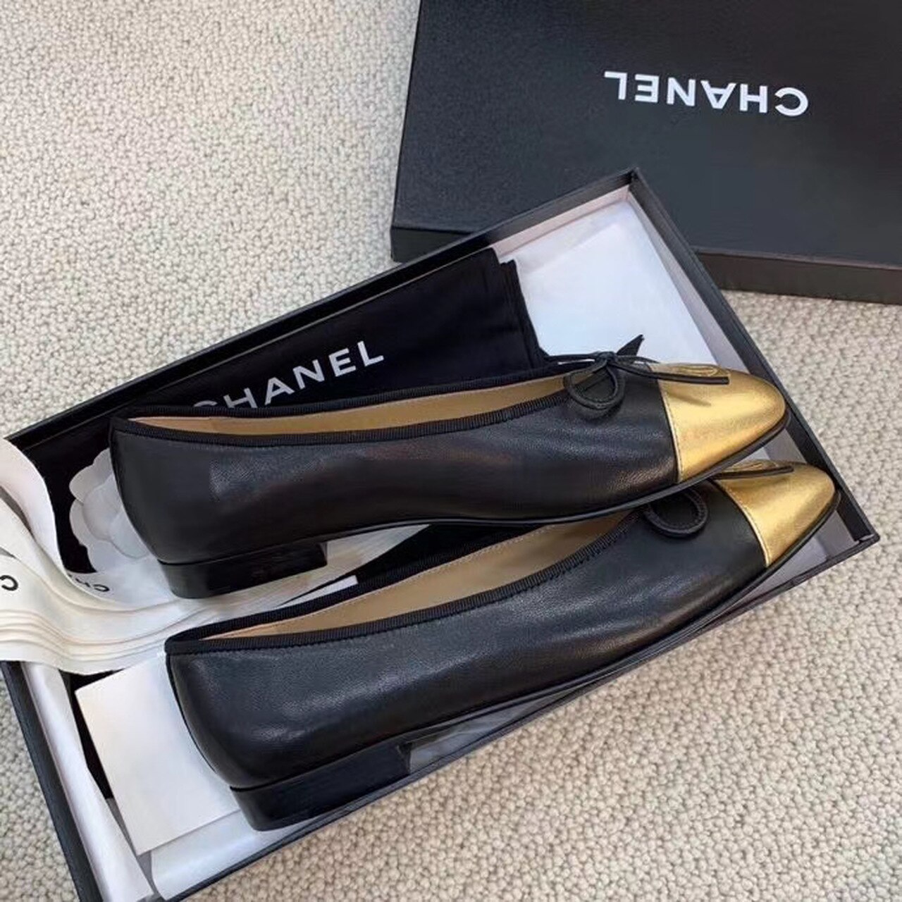 Ch**el Ballerina Flats Black/Gold For Women, Women’s Shoes G02819