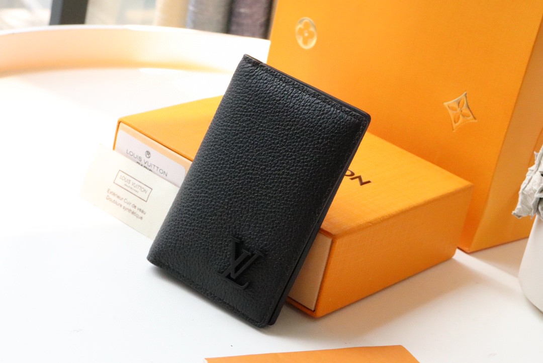 L0vis Vvtt0n Pocket Organizer The New LV Aerogram Version For Men, Men’s Wallet 8cm LV M69979
