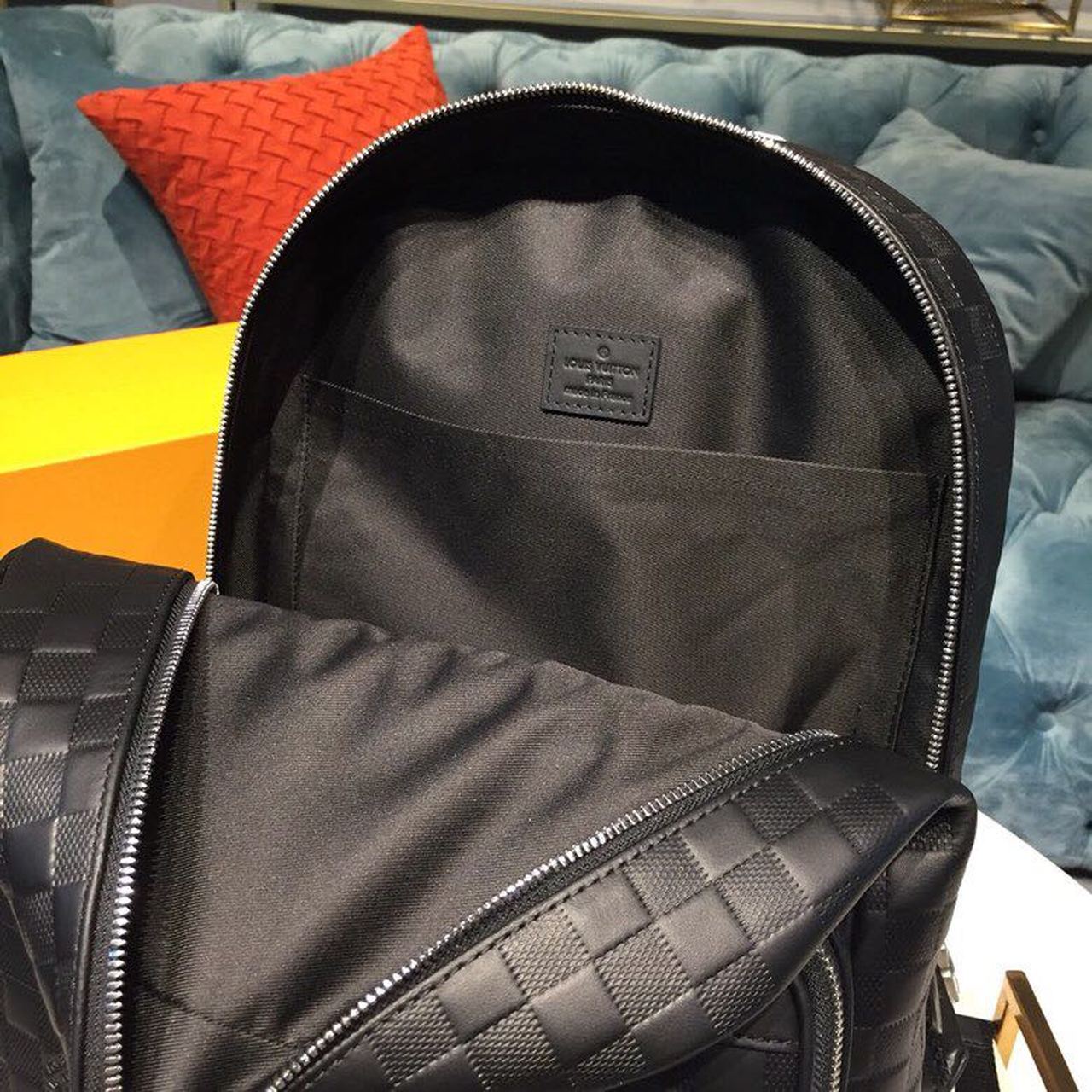 L0vis Vvtt0n Campus Backpack Damier Infini Onyx Silver For Men, Men’s Bags 39cm LV N40306