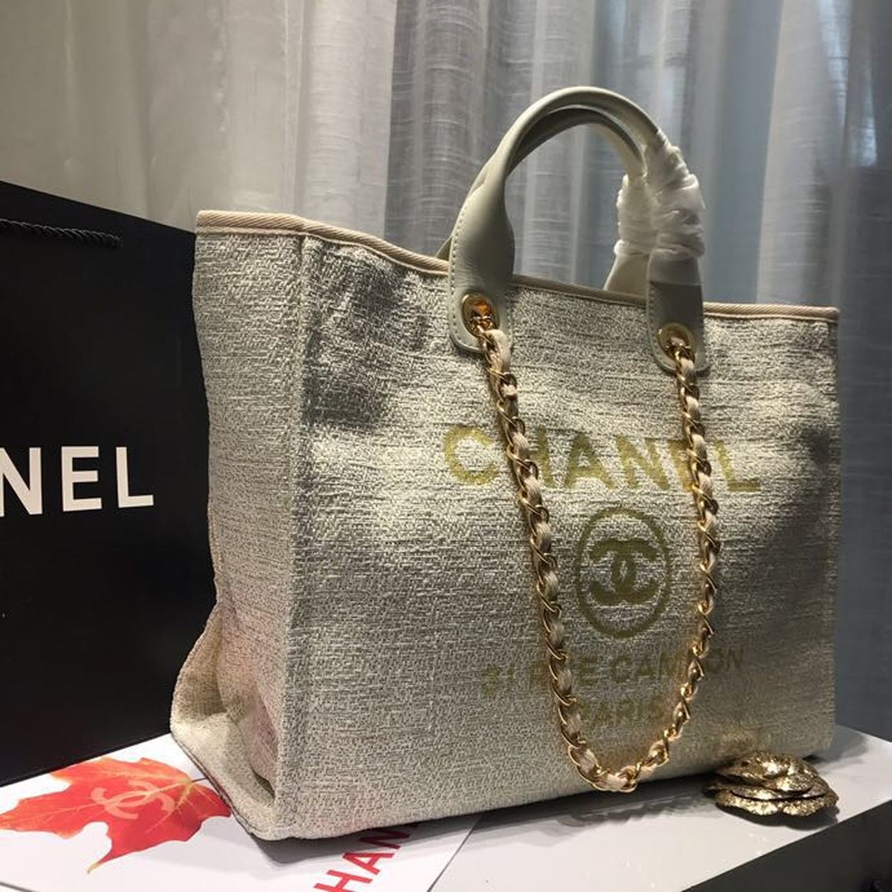 Ch**el Deauville Tote Tweed Canvas Bag Fall/Winter Collection, Beige/Cream/Gold/Multi For Women 15in/38cm