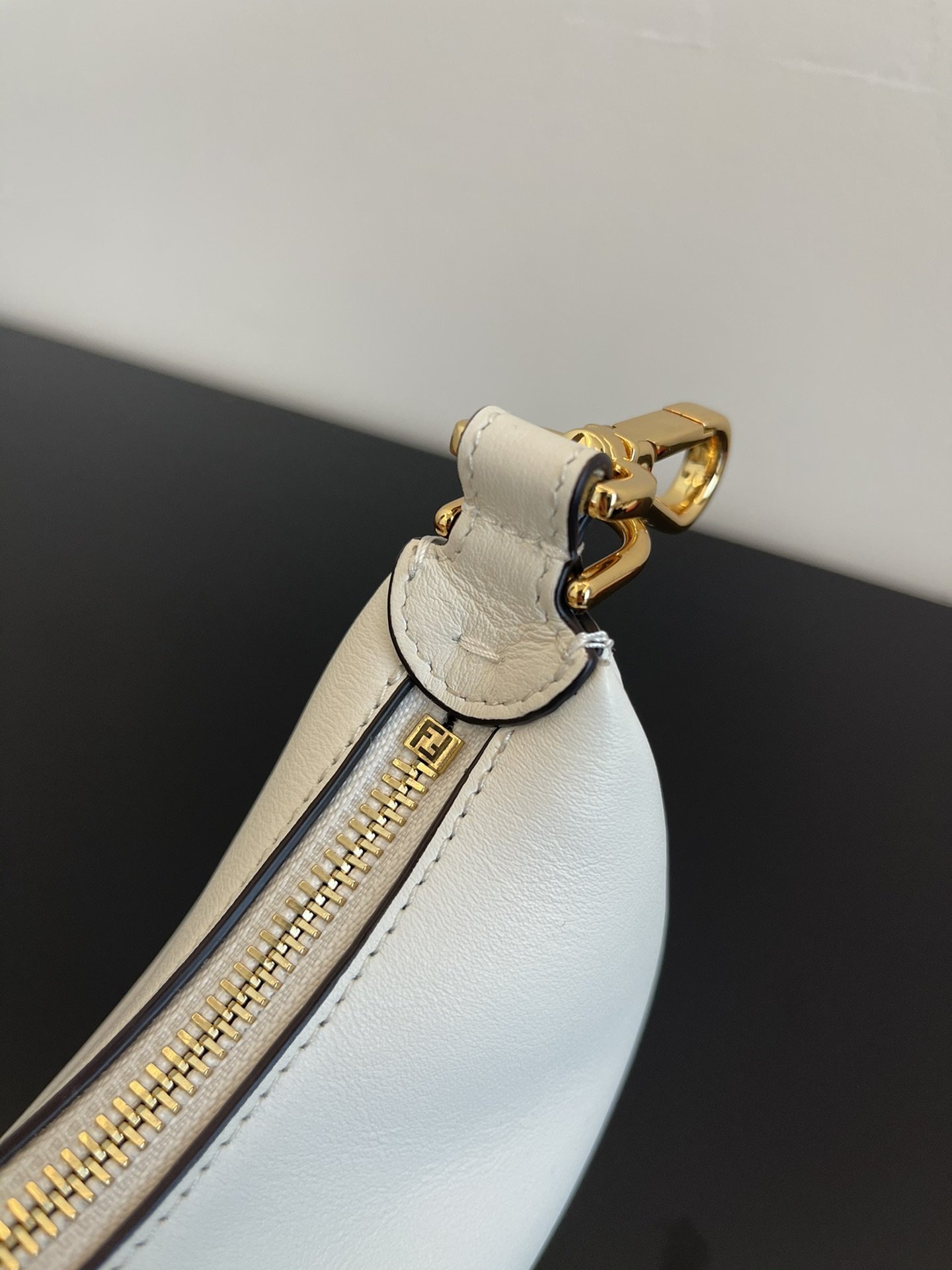 F**di Nano F**digraphy White For Women, Women’s 6.7in/17cm FF 7AS089A5DYF1HEL