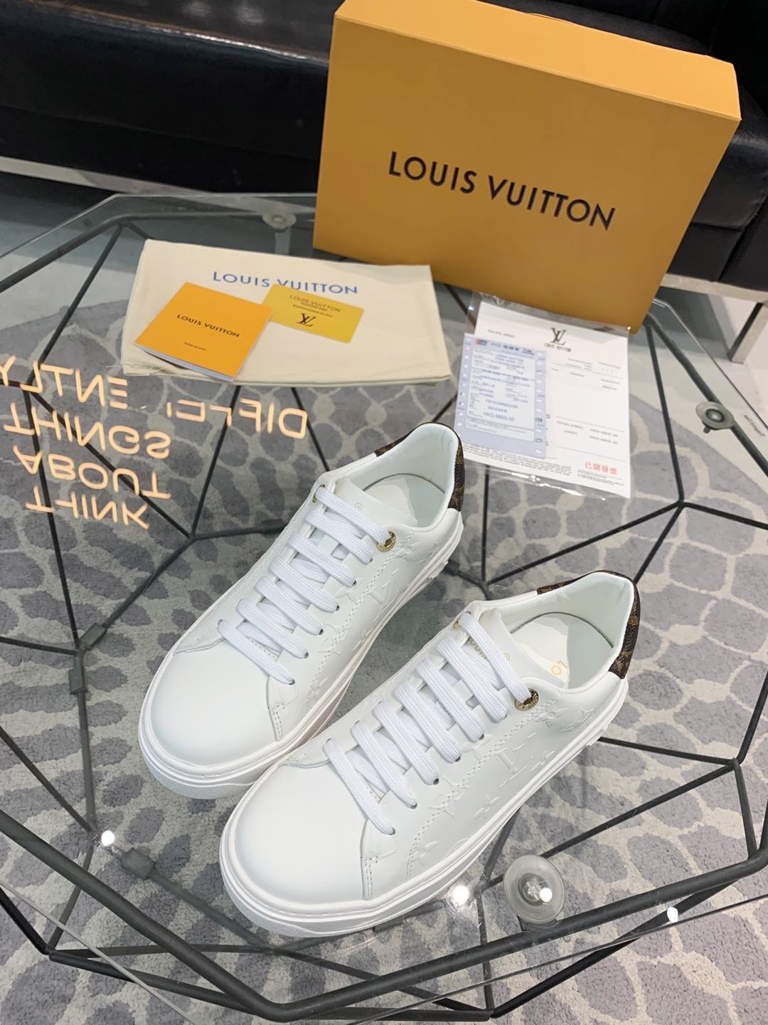 L0vis Vvtt0n Time Out Sneaker White For Women LV 1AAE5O
