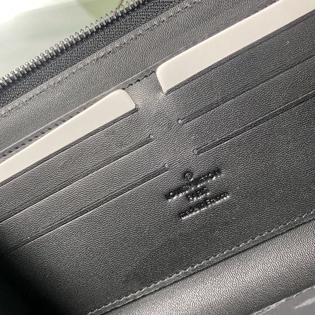 L0vis Vvtt0n Zippy Wallet Trunk Monogram Eclipse For Men, Men’s Wallet 7.7in/19.5cm LV M80558