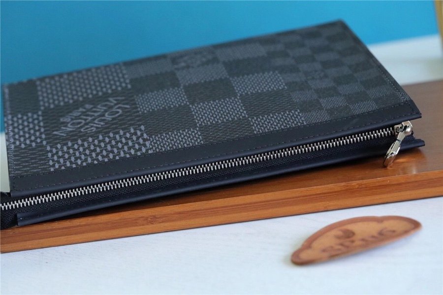 L0vis Vvtt0n Pochette Voyage MM Damier Graphite 3D Canvas Grey For Men, Men’s Travel Accessories 27cm LV N60444