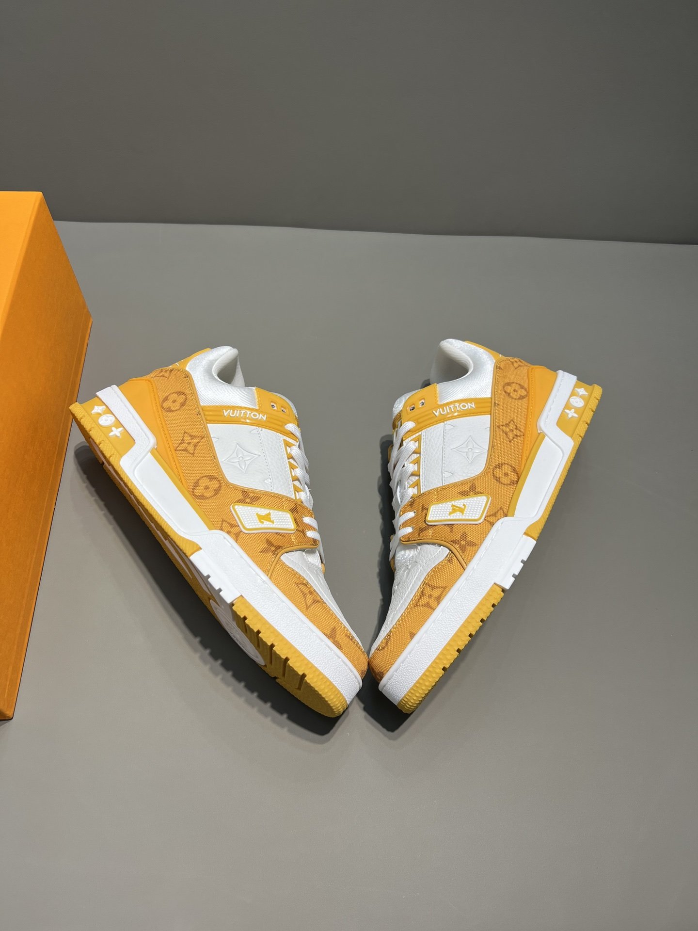 L0vis Vvtt0n Trainer Sneaker Monogram Denim Yellow Virgil Abloh For Men LV 1A9JHJ