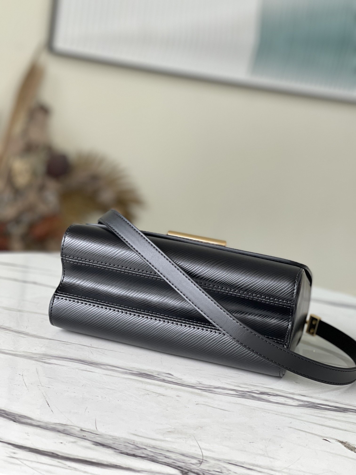 L0vis Vvtt0n Twist MM Monogram Flower Black For Women, Women’s Handbags, Shoulder And Crossbody Bags 9.1in/23cm LV M59402