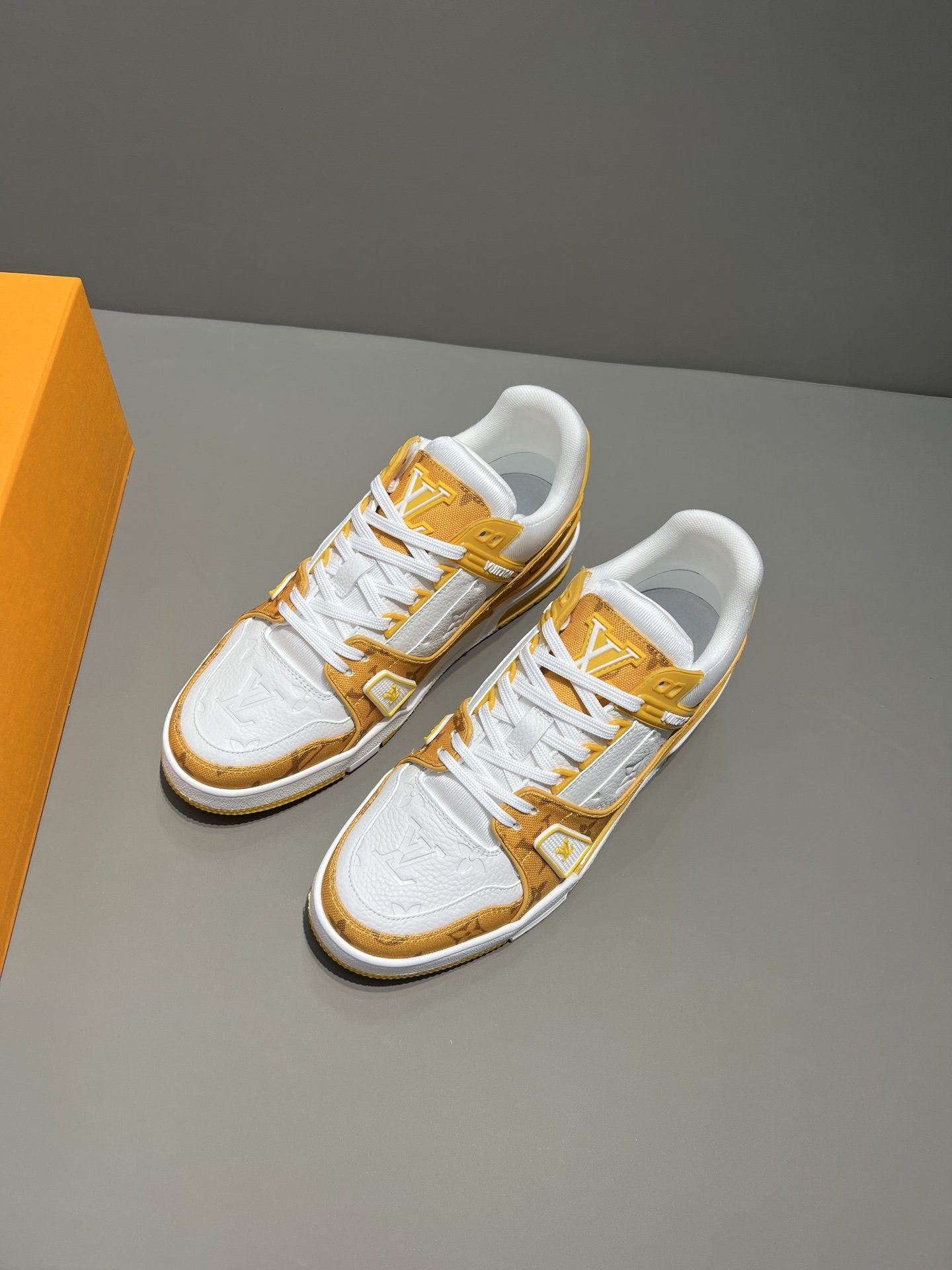 L0vis Vvtt0n Trainer Sneaker Monogram Denim Yellow Virgil Abloh For Men LV 1A9JHJ