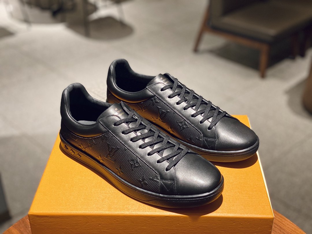 L0vis Vvtt0n Luxembourg Sneaker Black For Men LV 1A8QEB
