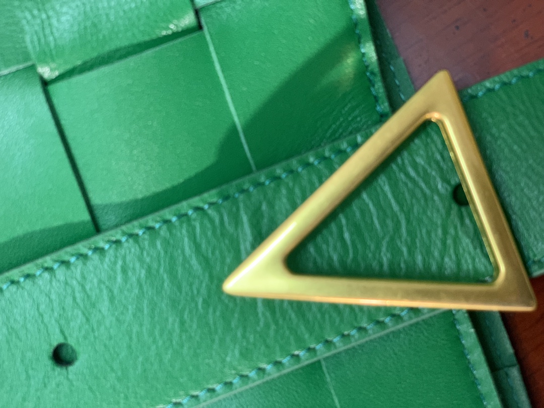 B0tt*ga Ven*ta Shoulder Bag Nappa Green, For Women, Women’s Bags 12.9in/33cm