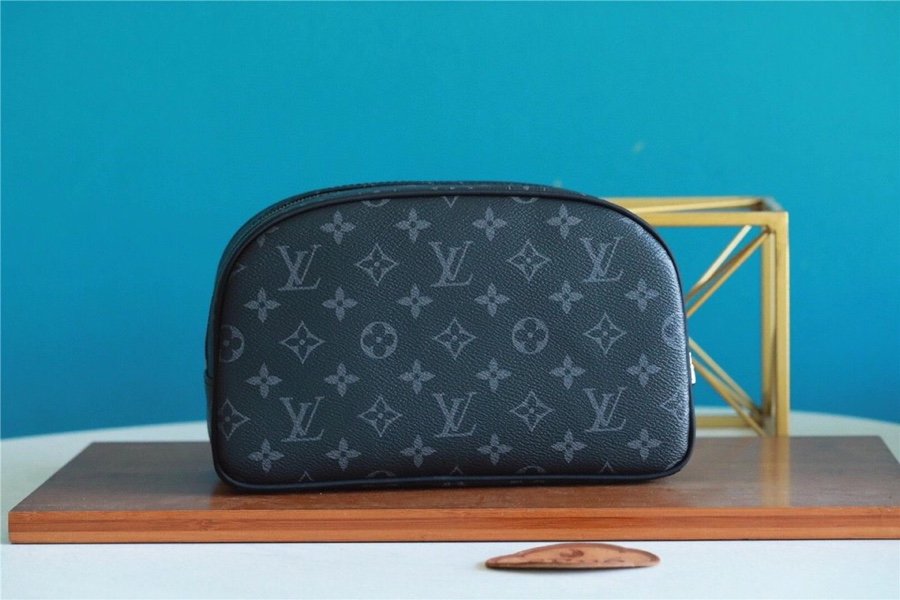 L0vis Vvtt0n Cosmetic Pouch Monogram Eclipse For Women, Women’s Wallets 6.7in/17cm LV M60024