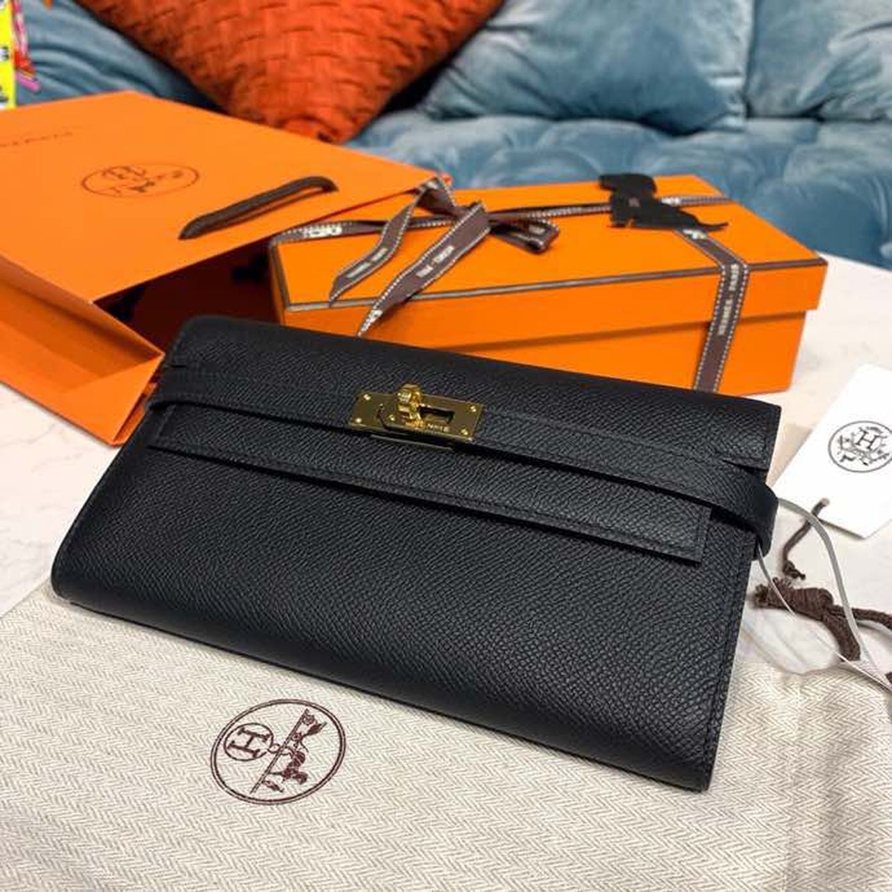 H**me5 Kelly Wallet To Go Woc Black With Gold Toned Hardware Bag For Women 8.2in/21cm