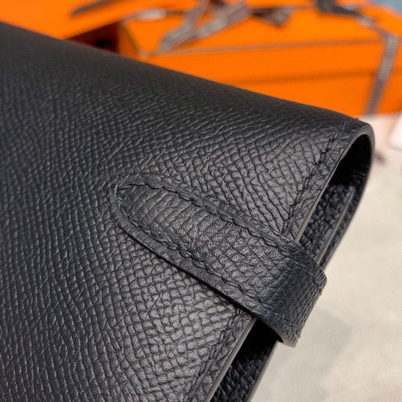 H**me5 Kelly Wallet To Go Woc Black With Gold Toned Hardware Bag For Women 8.2in/21cm