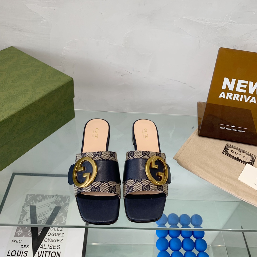 Gvc*1 Blondie Matelasse Canvas Slide Sandal Black For Women GG