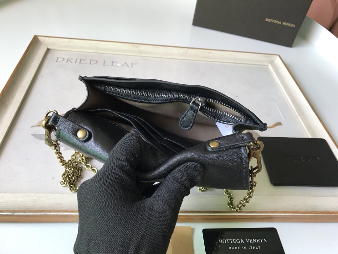 B0tt*ga Ven*ta Crossbody Black, For Women, Women’s Bags 6.9in/17.5cm