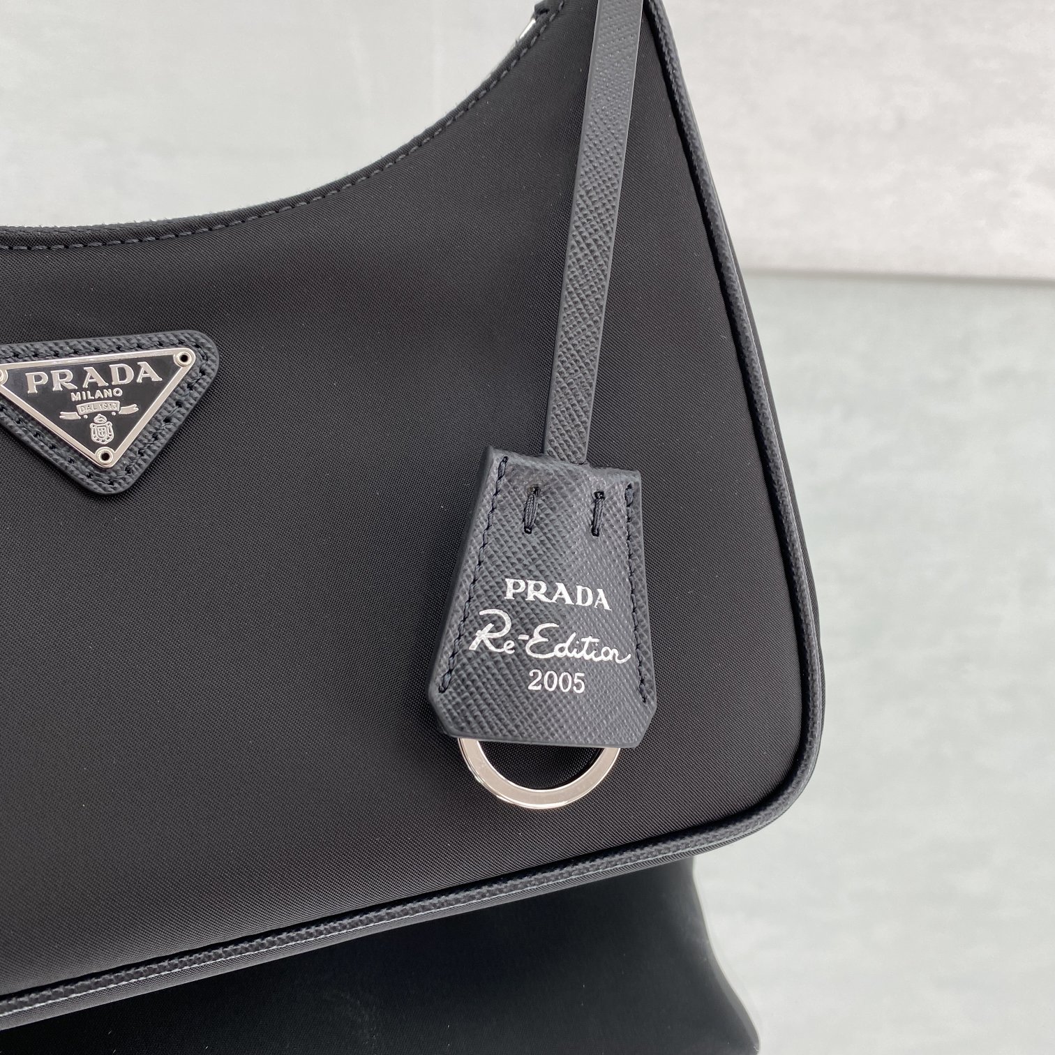 Pra*a Re-Edition 2005 Saffiano Leather Bag Black For Women, Women’s Bags 8.6in/22cm