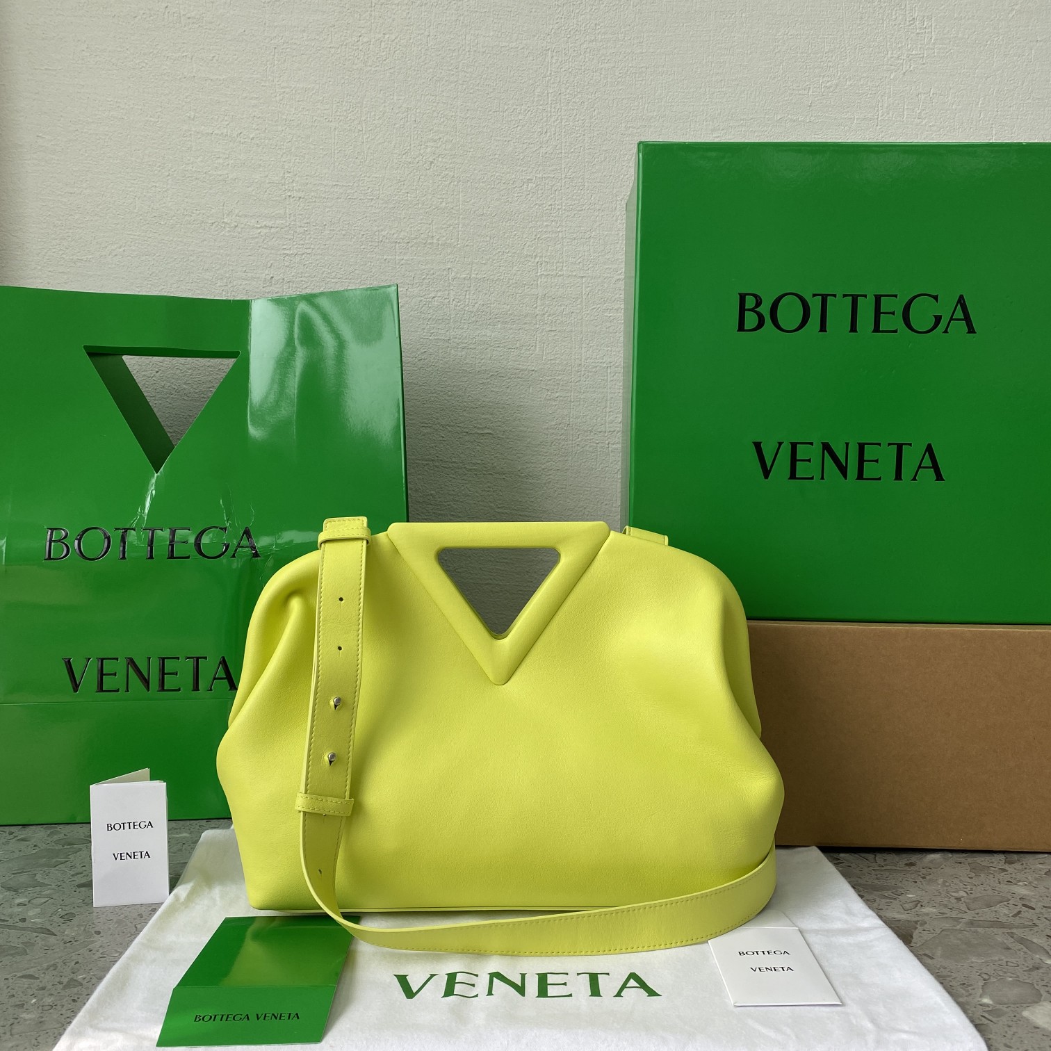 B0tt*ga Ven*ta Point Light Yellow, For Women, Women’s Bags 13.7in/35cm