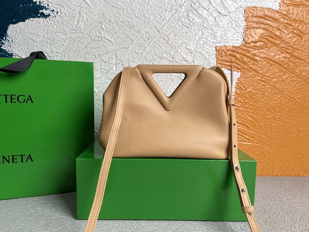 B0tt*ga Ven*ta Point Brown, For Women, Women’s Bags 8.6in/22cm