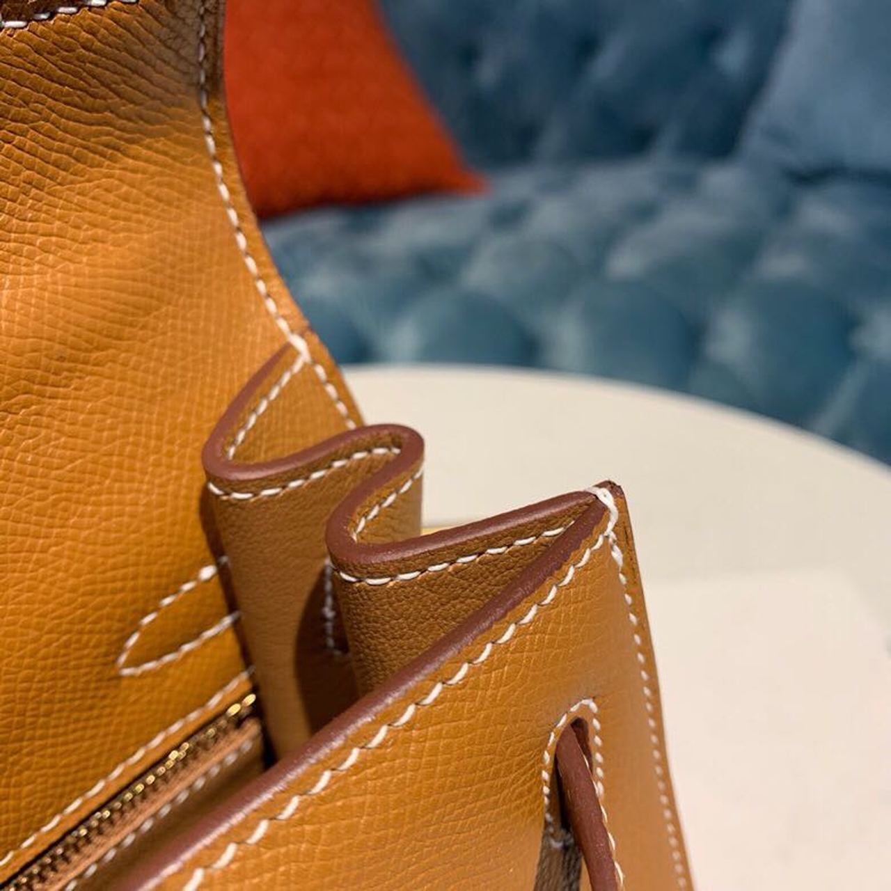 H**me5 Kelly Gold For Women Gold Toned Hardware 10in/25cm