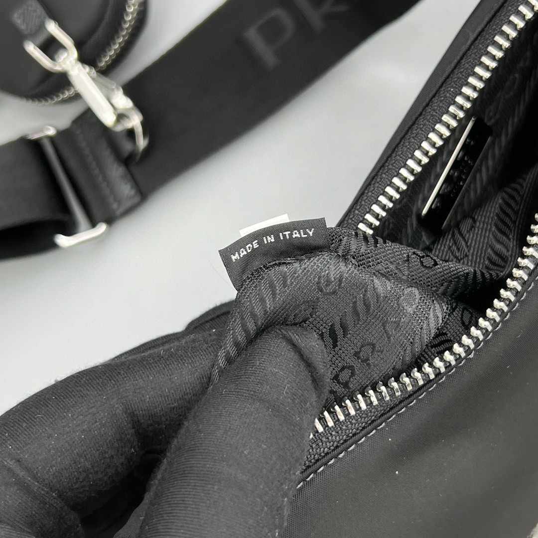 Pra*a Re-Edition 2005 Saffiano Shoulder Bag Black Silver Hardware For Women, Women’s Bags 9.4in/24cm