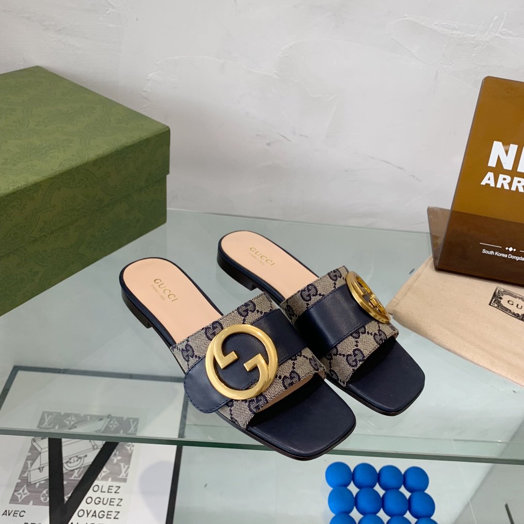 Gvc*1 Blondie Matelasse Canvas Slide Sandal Black For Women GG