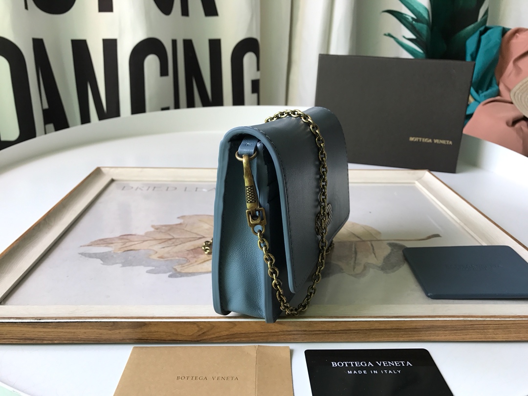 B0tt*ga Ven*ta Crossbody Blue, For Women, Women’s Bags 6.9in/17.5cm