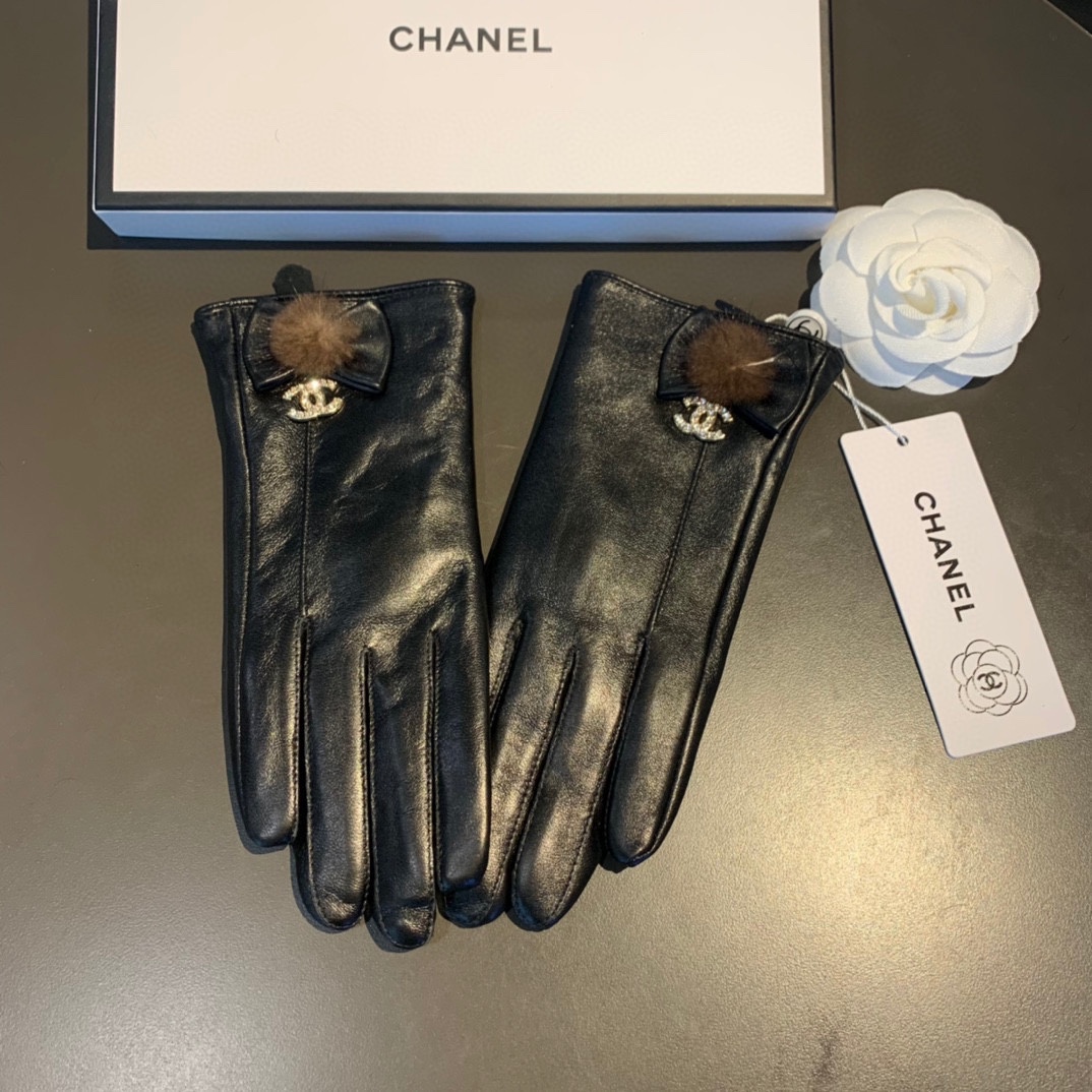 Ch**el Gloves In Black