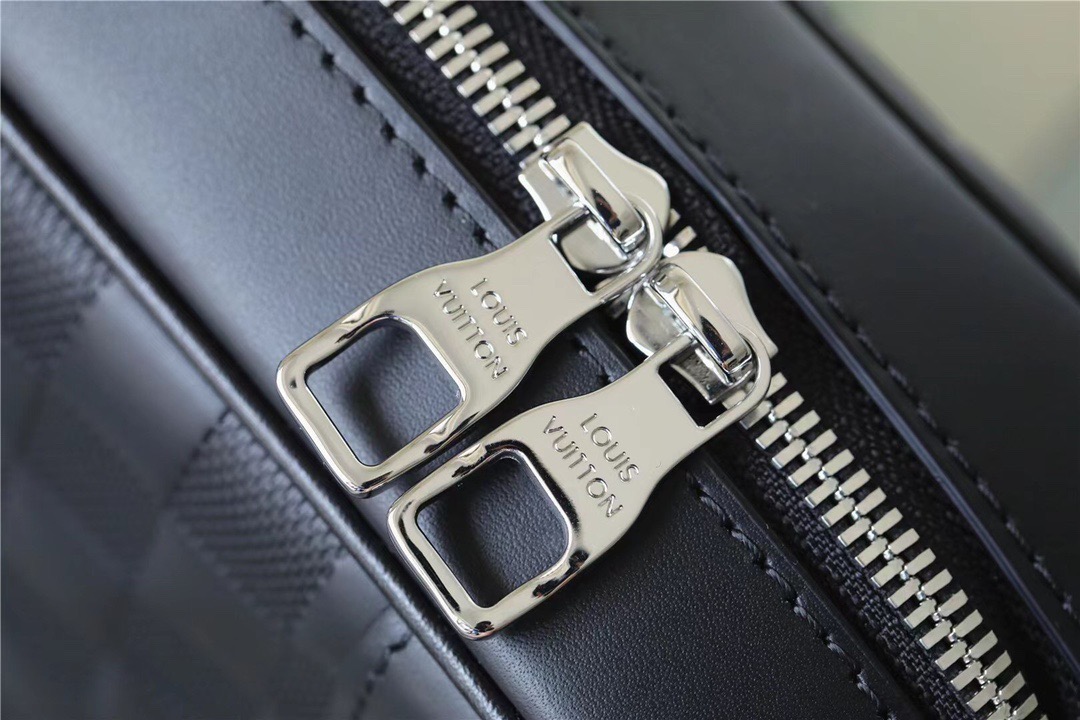 L0vis Vvtt0n Sirius Messenger Damier Infini Onyx For Men, Men’s Bags, Shoulder And Crossbody Bags 10.6in/27cm LV N45286