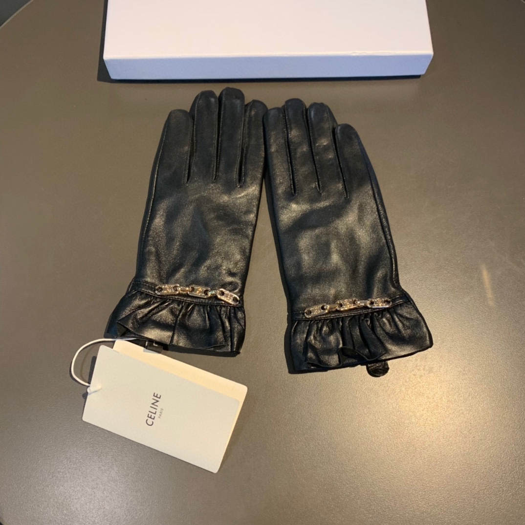 Ce1i*e Triomphe Gloves In Black