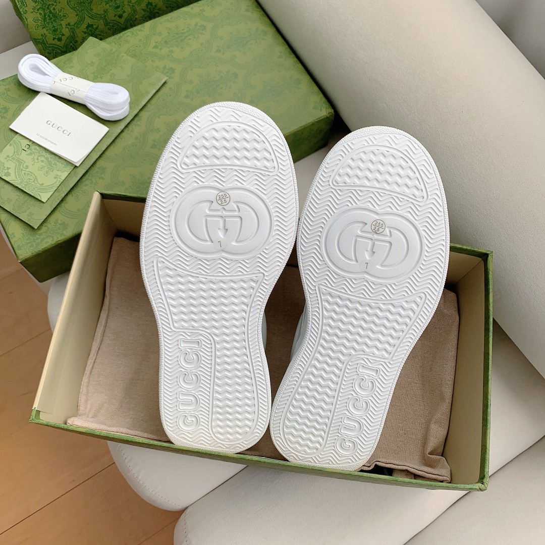 Gvc*1 Women’s Sneaker White With Gvc*1 Print For Women 670408 1XL10