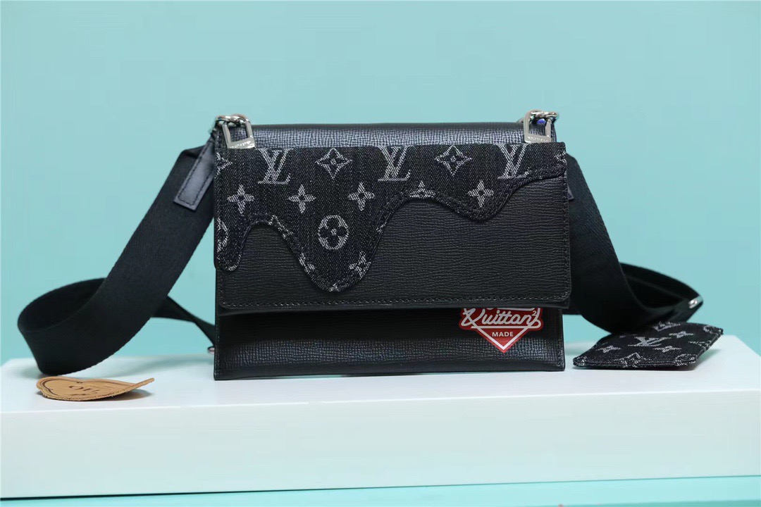 L0vis Vvtt0n Trio Messenger Monogram Denim And Taurillon For Men, Men’s Bags, Shoulder And Crossbody Bags 8.7in/22cm LV M81013