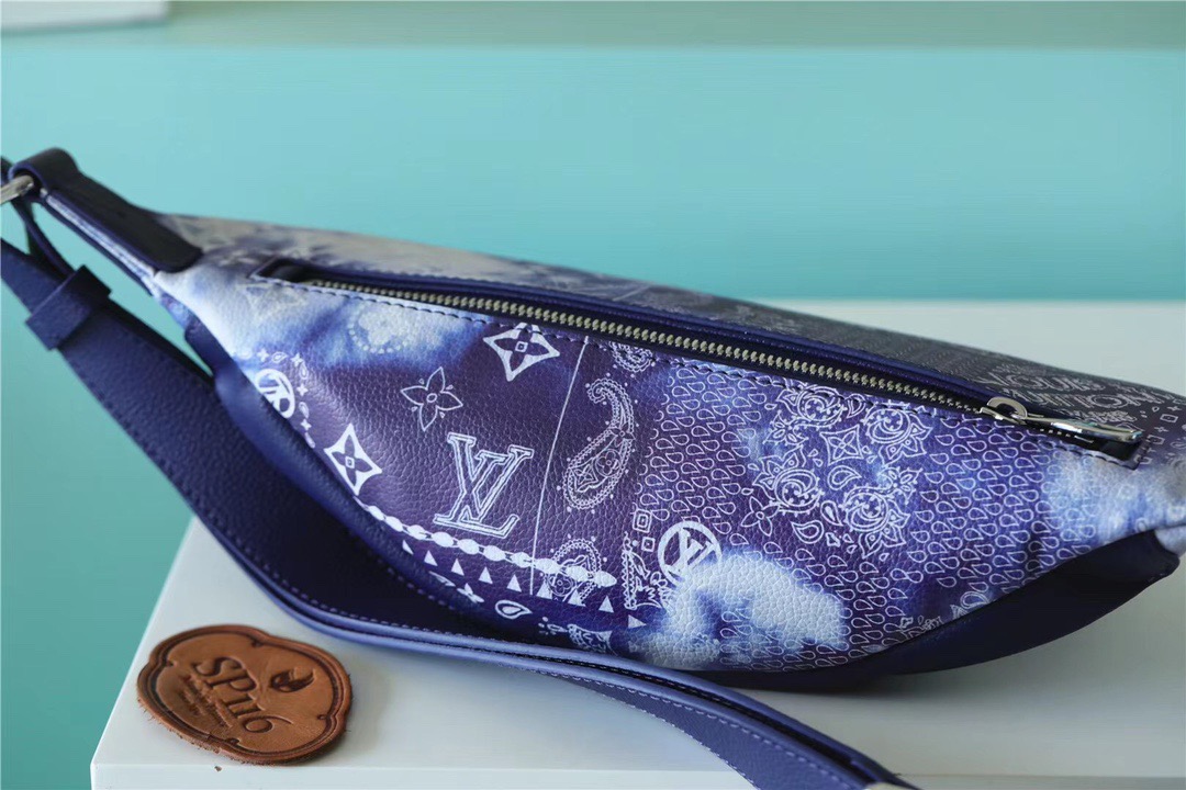 L0vis Vvtt0n Discovery Bumbag PM Monogram Blue For Men, Men’s Bags, Shoulder And Crossbody Bags 17.3in/44cm LV M20587