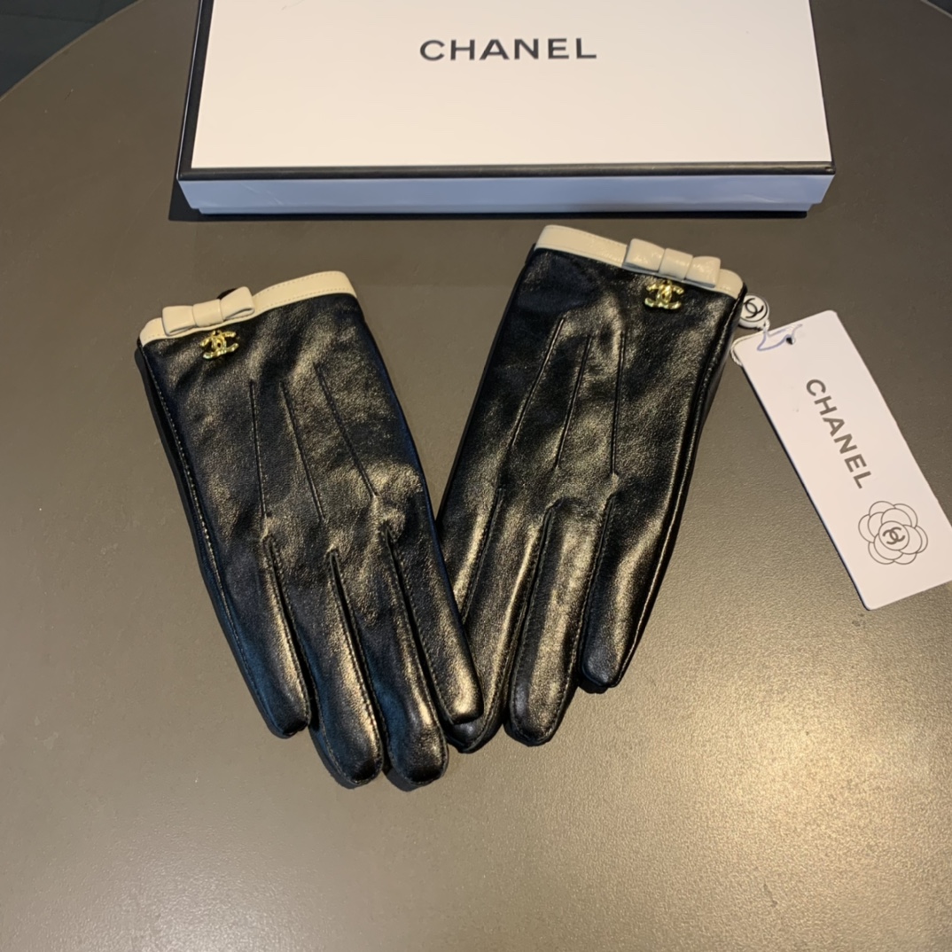 Ch**el Gloves In Black