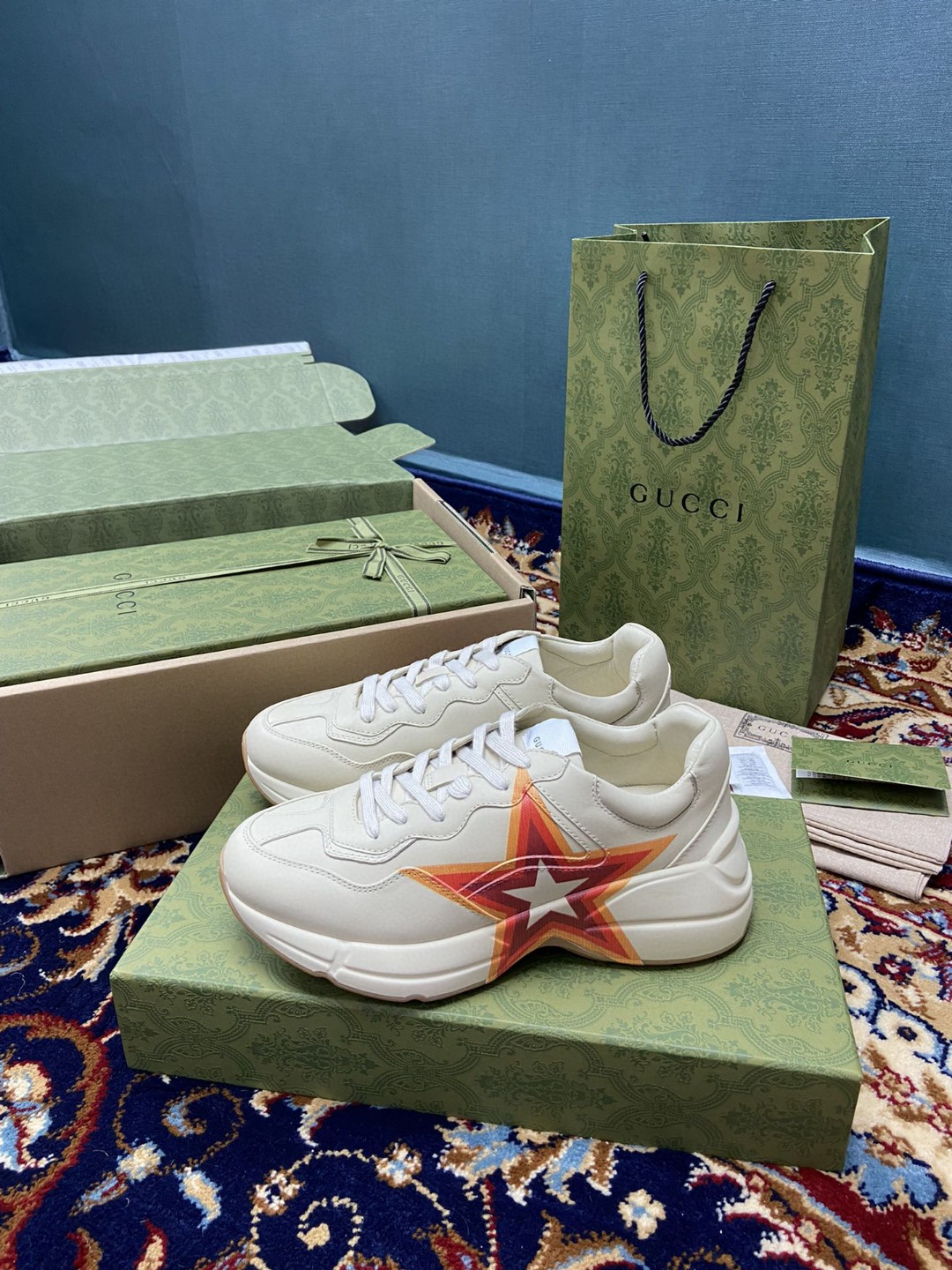 Gvc*1 Women’s Rhyton Sneakers With Logo Print White Ivory For Women 6548636 DRW00 9022