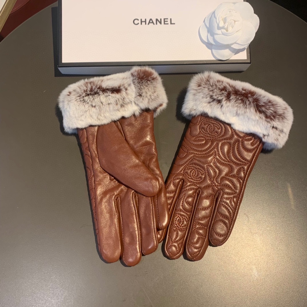 Ch**el Gloves In Brown