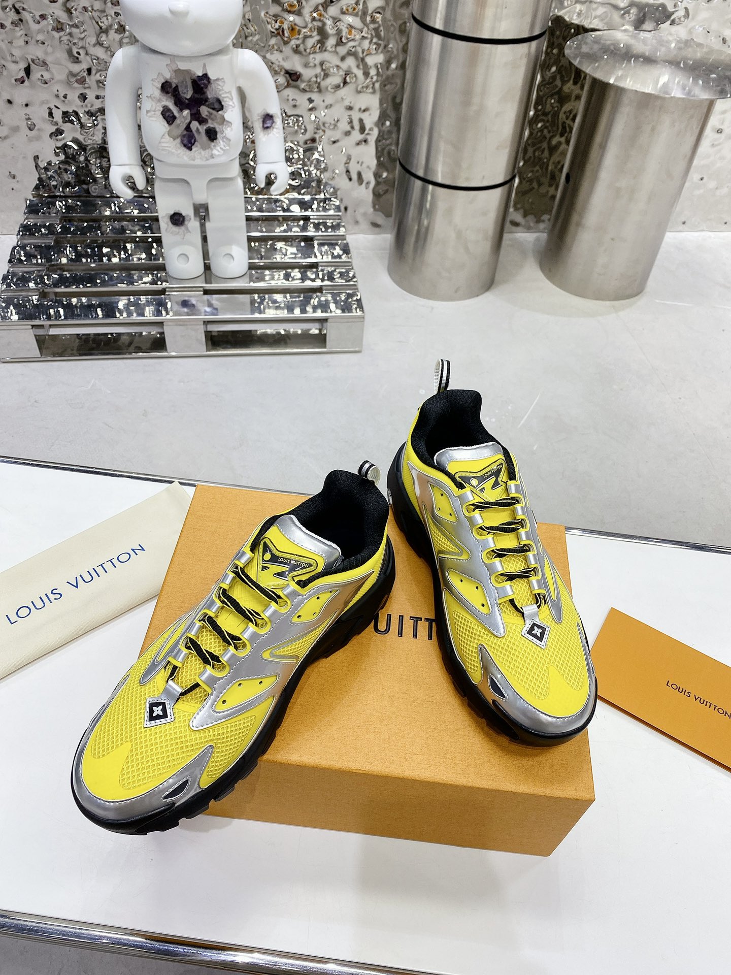L0vis Vvtt0n Men’s LV Runner Tatic Sneaker Yellow For Men LV