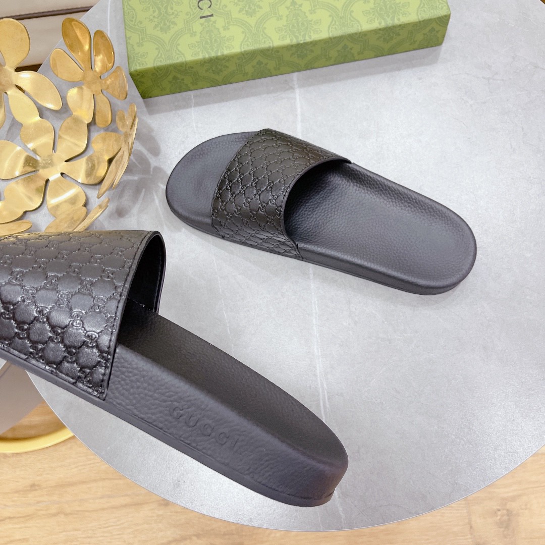 Gvc*1 Women’s Embossed GG Slide Sandal Black For Women 407345