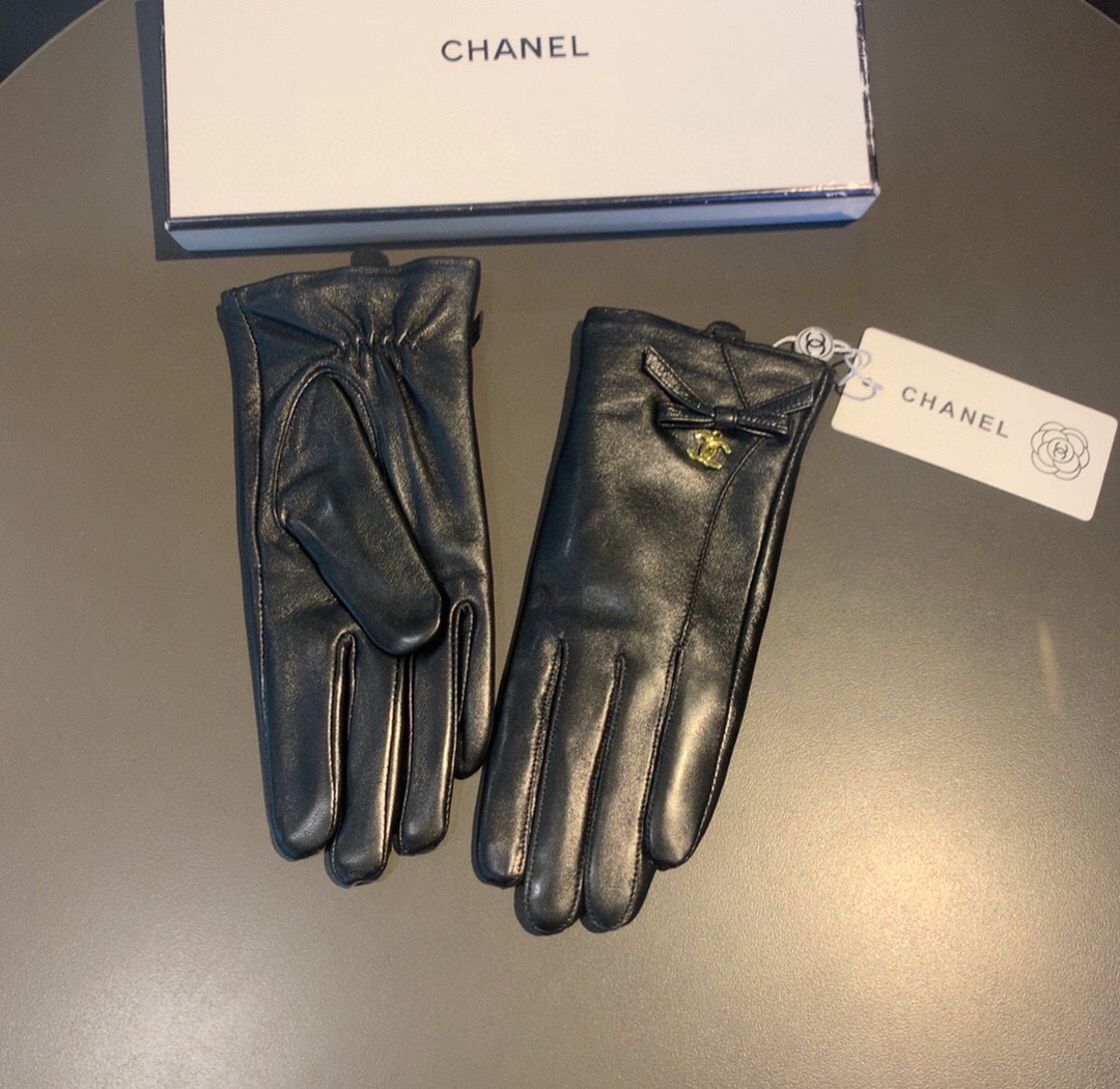 Ch**el Gloves In Black
