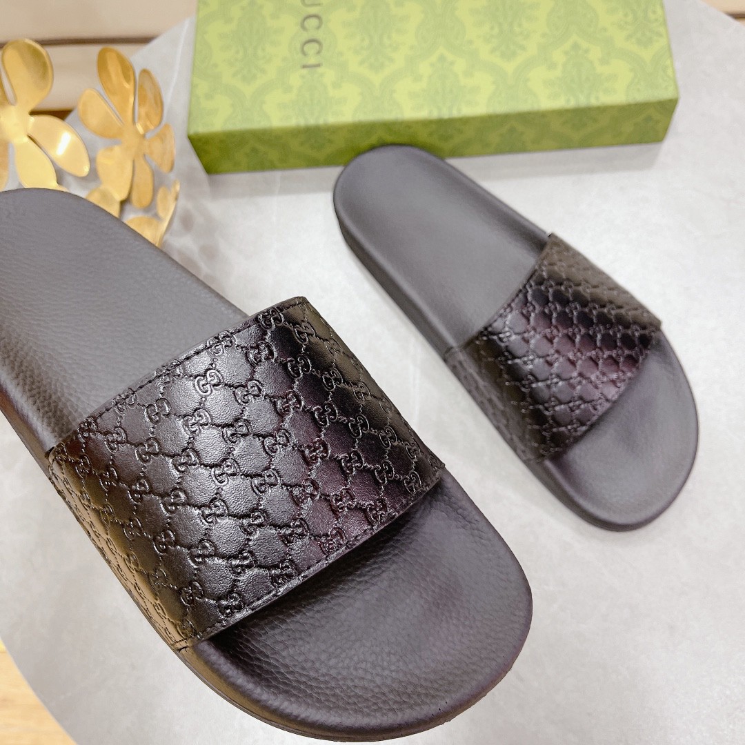 Gvc*1 Women’s Embossed GG Slide Sandal Black For Women 407345