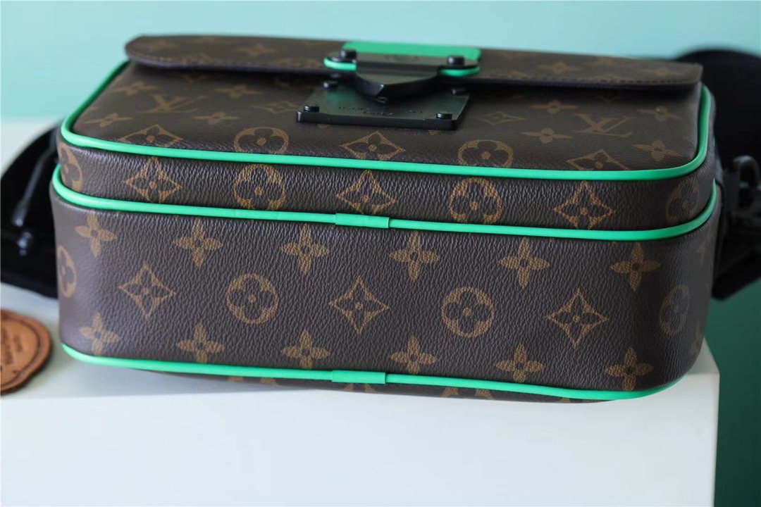 L0vis Vvtt0n S-Lock Messenger Monogram Macassar By Virgil Abloh’s Minty Green For Men, Men’s Bags, Shoulder And Crossbody Bags 8.7in/22cm LV M46246