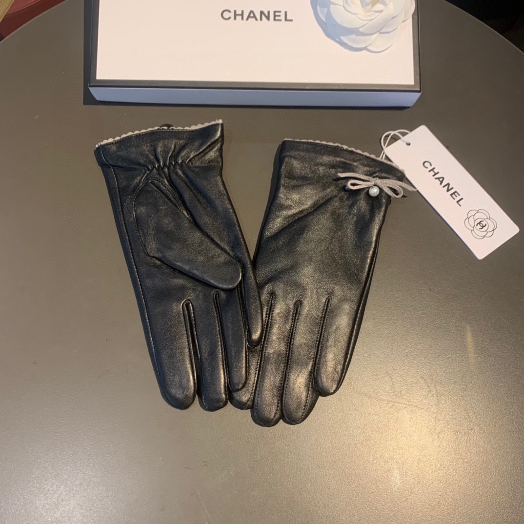 Ch**el Gloves In Black