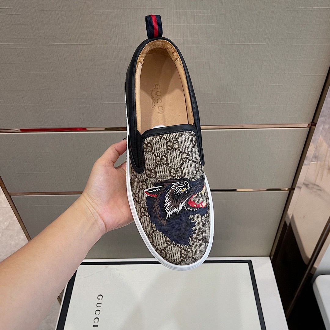 Gvc*1 Men’s GG Svp*me Slip-On With Wolf Printed Black And Gray For Men 497105 9JB10 8960