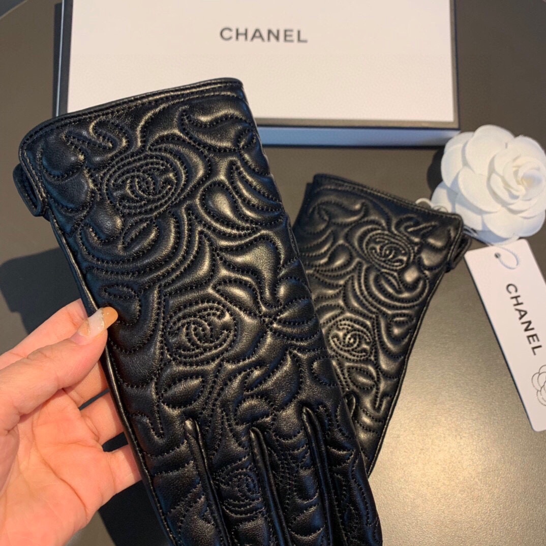 Ch**el Gloves In Black