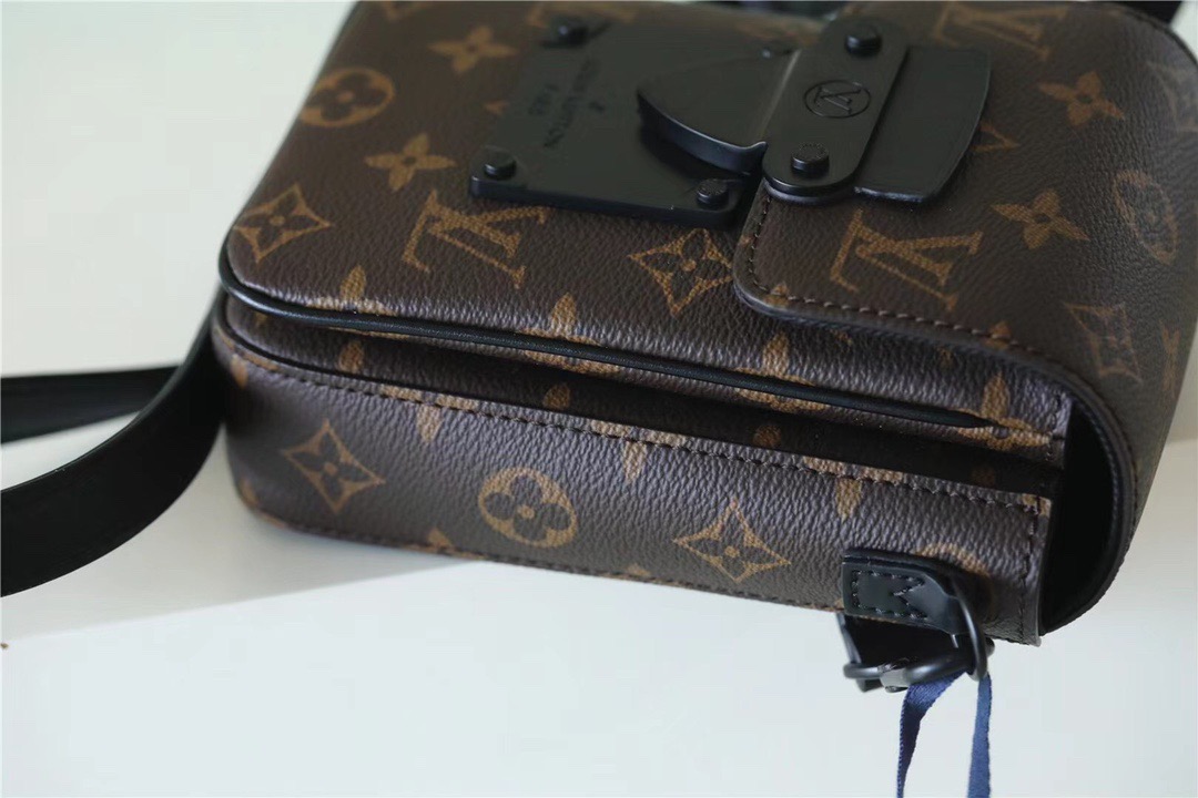 L0vis Vvtt0n S-Lock Vertical Wearable Wallet Monogram Macassar Black For Men, Men’s Bags, Shoulder And Crossbody Bags 7.5in/19cm LV M81522