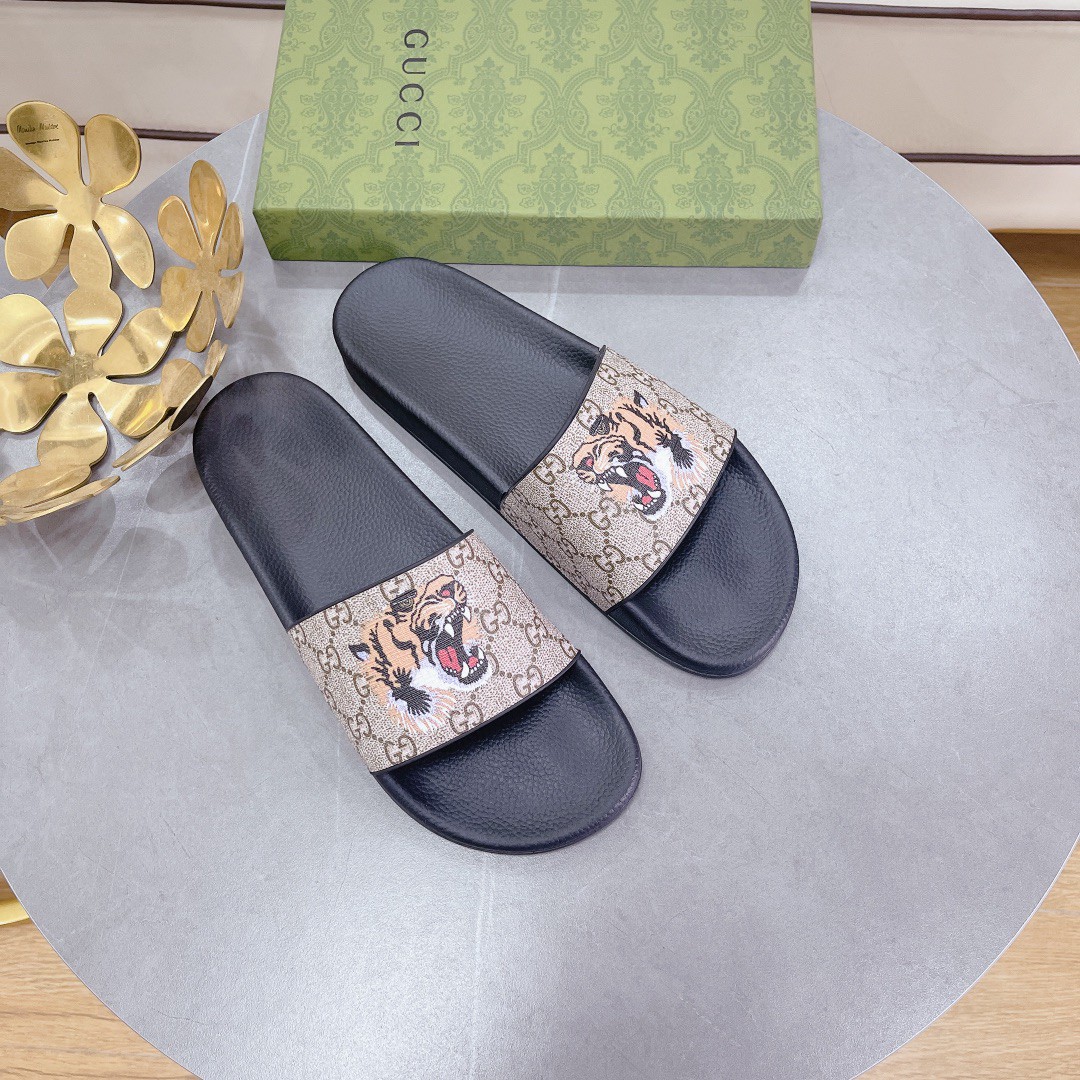 Gvc*1 Men’s Gvc*1 Svp*me Slides With Tiger Black And Gray For Men 408508