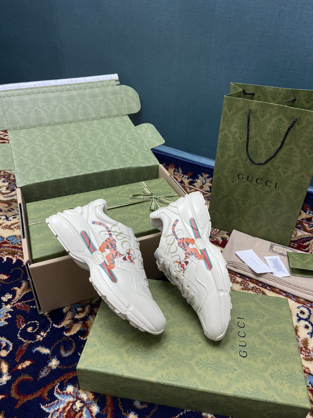 Gvc*1 Men’s Rhyton Sneakers With Gvc*1 Tiger White Ivory For Men 524990