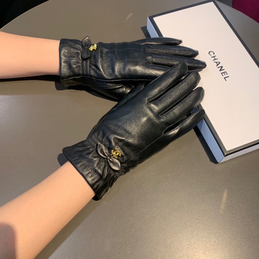 Ch**el Gloves In Black