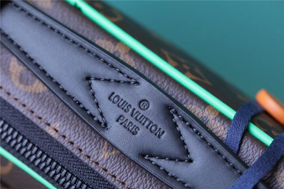 L0vis Vvtt0n S-Lock Messenger Monogram Macassar By Virgil Abloh’s Minty Green For Men, Men’s Bags, Shoulder And Crossbody Bags 8.7in/22cm LV M46246